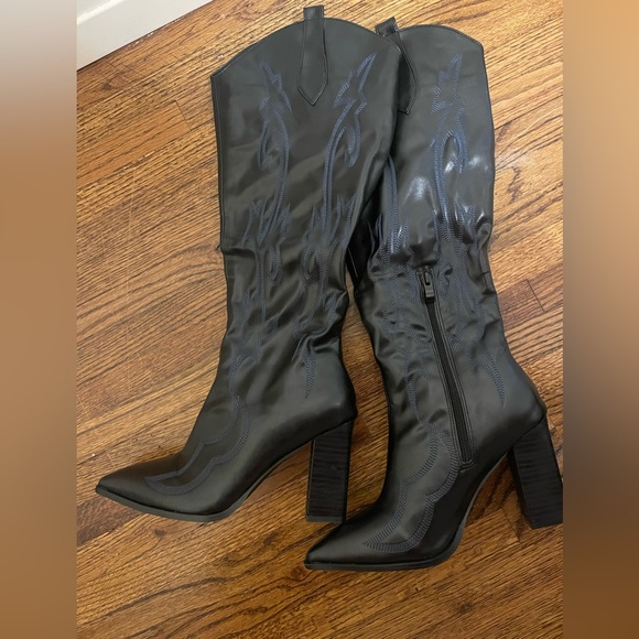 New Cowgirl boots - Picture 2 of 4